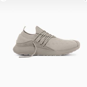 Lane Eight Women’s trainer AD 1